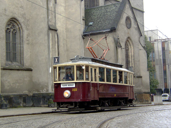 tramvaj 233_01